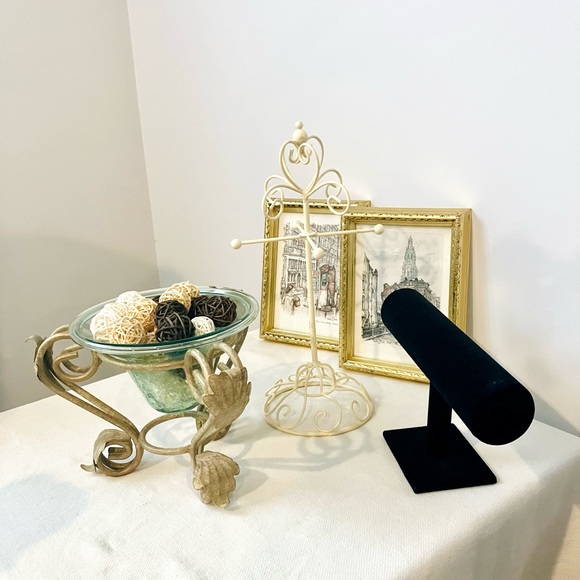 Intercraft gold edge frames. 5x7” - Picture 1 of 9